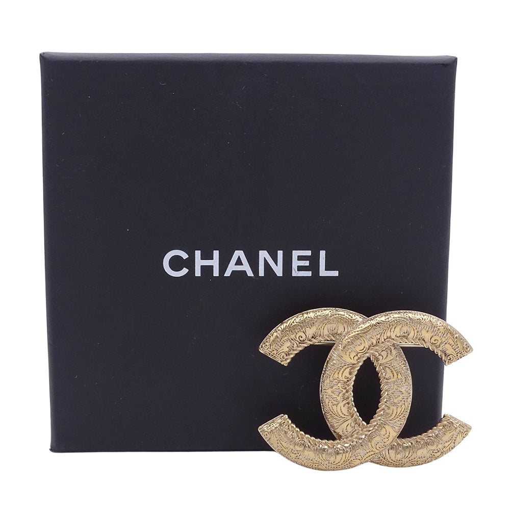 CHANEL シャネル ブローチ ココ カーヴィング メタル ゴールド レディース 【中古】