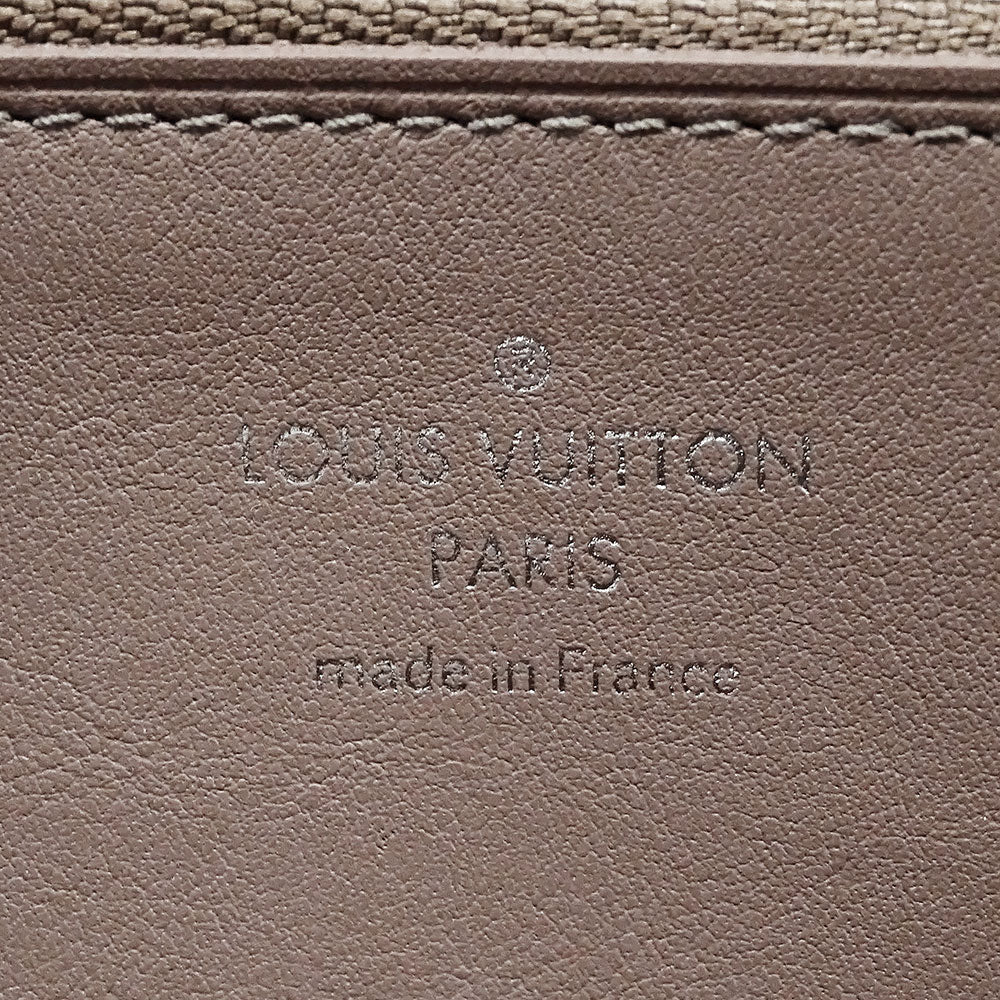 LOUIS VUITTON ルイ・ヴィトン ポルトフォイユ・コメット 長財布 トリヨン マグノリア M63103 レディース 【中古】