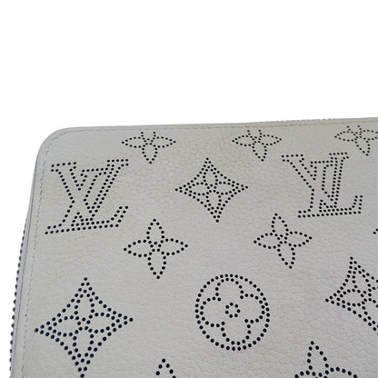 LOUIS VUITTON ルイ・ヴィトン ジッピーウォレット 長財布 スノー ブルーオラージュ M69215 モノグラムマヒナ レディース 【中古】