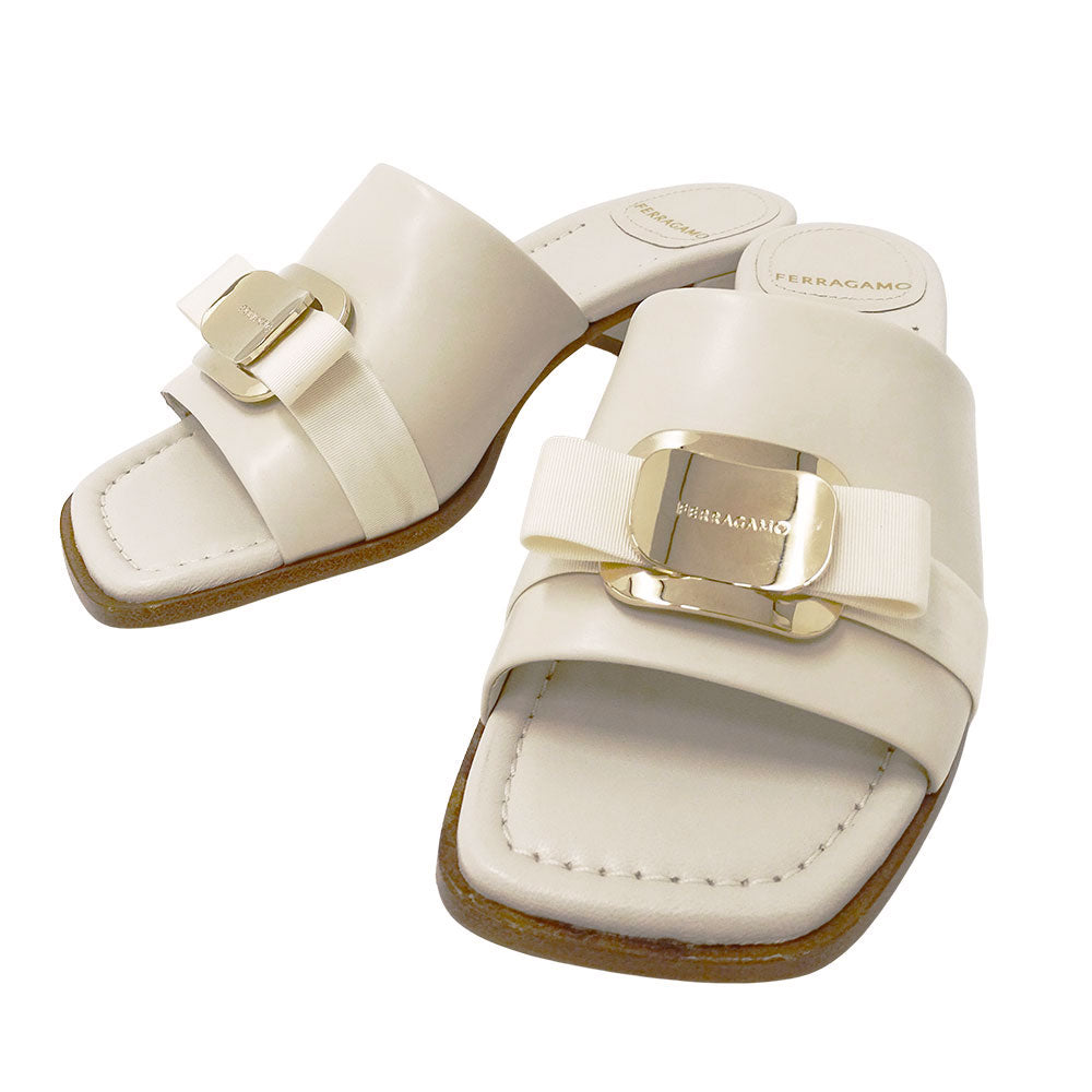 Ferragamo フェラガモ サンダル アイボリー レザー レディース 【中古】