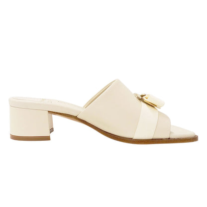 Ferragamo フェラガモ サンダル アイボリー レザー レディース 【中古】