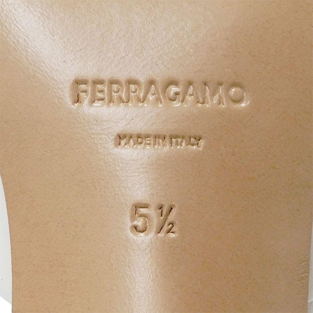 Ferragamo フェラガモ サンダル アイボリー レザー レディース 【中古】