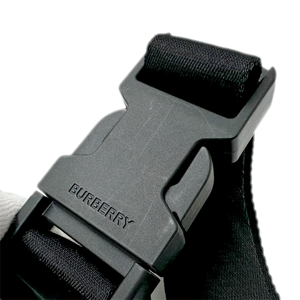 BURBERRY バーバリー ボディ・ウエストバッグ ブラック ナイロン レディース メンズ 【中古】