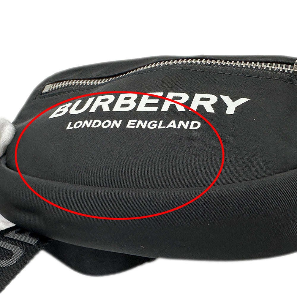 BURBERRY バーバリー ボディ・ウエストバッグ ブラック ナイロン レディース メンズ 【中古】