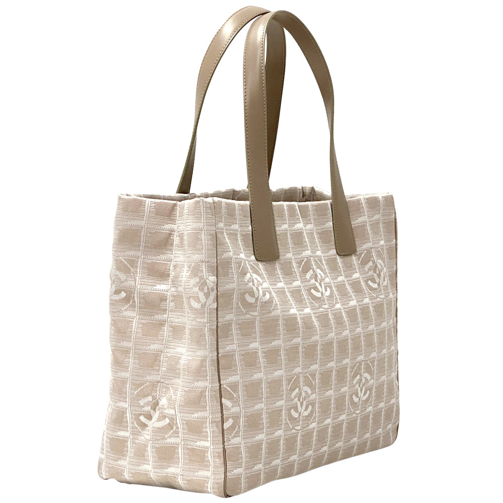 CHANEL シャネル トートバッグ ニュートラベル トートMM ベージュ シルバー金具 ナイロン レディース 【中古】