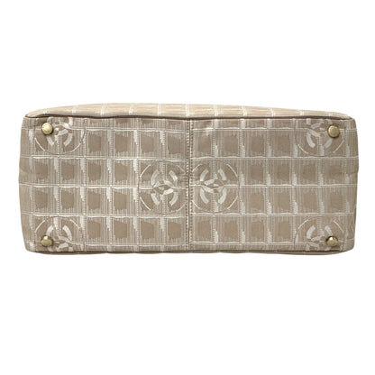 CHANEL シャネル トートバッグ ニュートラベル トートMM ベージュ シルバー金具 ナイロン レディース 【中古】