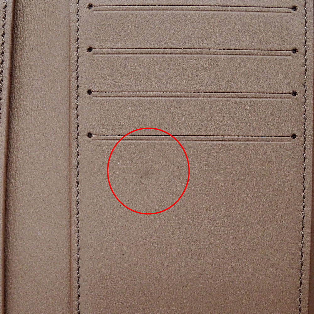 LOUIS VUITTON ルイ・ヴィトン ポルトフォイユ・カプシーヌコンパクト 二つ折り財布 トリヨン マグノリア M62156 レディース 【中古】