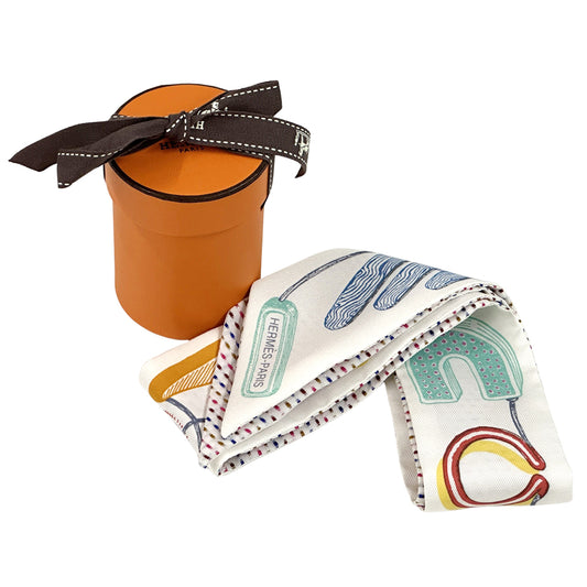 HERMES エルメス ツイリー Chevaloscope neon シュヴァロスコープ・ネオン スカーフ ホワイト マルチカラー シルク レディース 【中古】