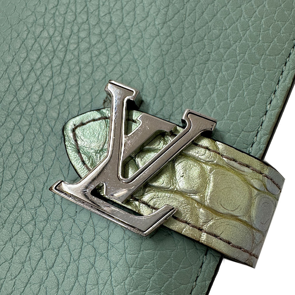 LOUIS VUITTON ルイ・ヴィトン LVヴェルティカル ウォレット コンパクト 二つ折り財布 トリヨン アイスグリーン レディース 【中古】