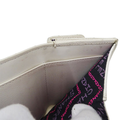 CHANEL シャネル 三つ折り財布 マトラッセ ホワイト ゴールド金具 キャビアスキン レディース 【中古】