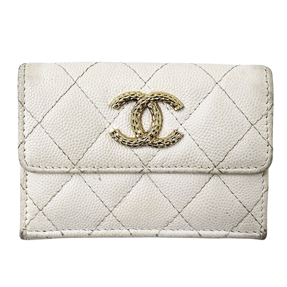 CHANEL シャネル 三つ折り財布 マトラッセ ホワイト ゴールド金具 キャビアスキン レディース 【中古】