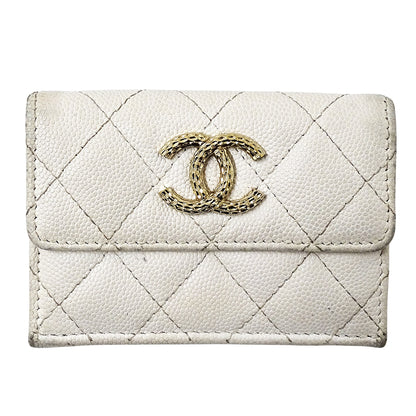 CHANEL シャネル 三つ折り財布 マトラッセ ホワイト ゴールド金具 キャビアスキン レディース 【中古】