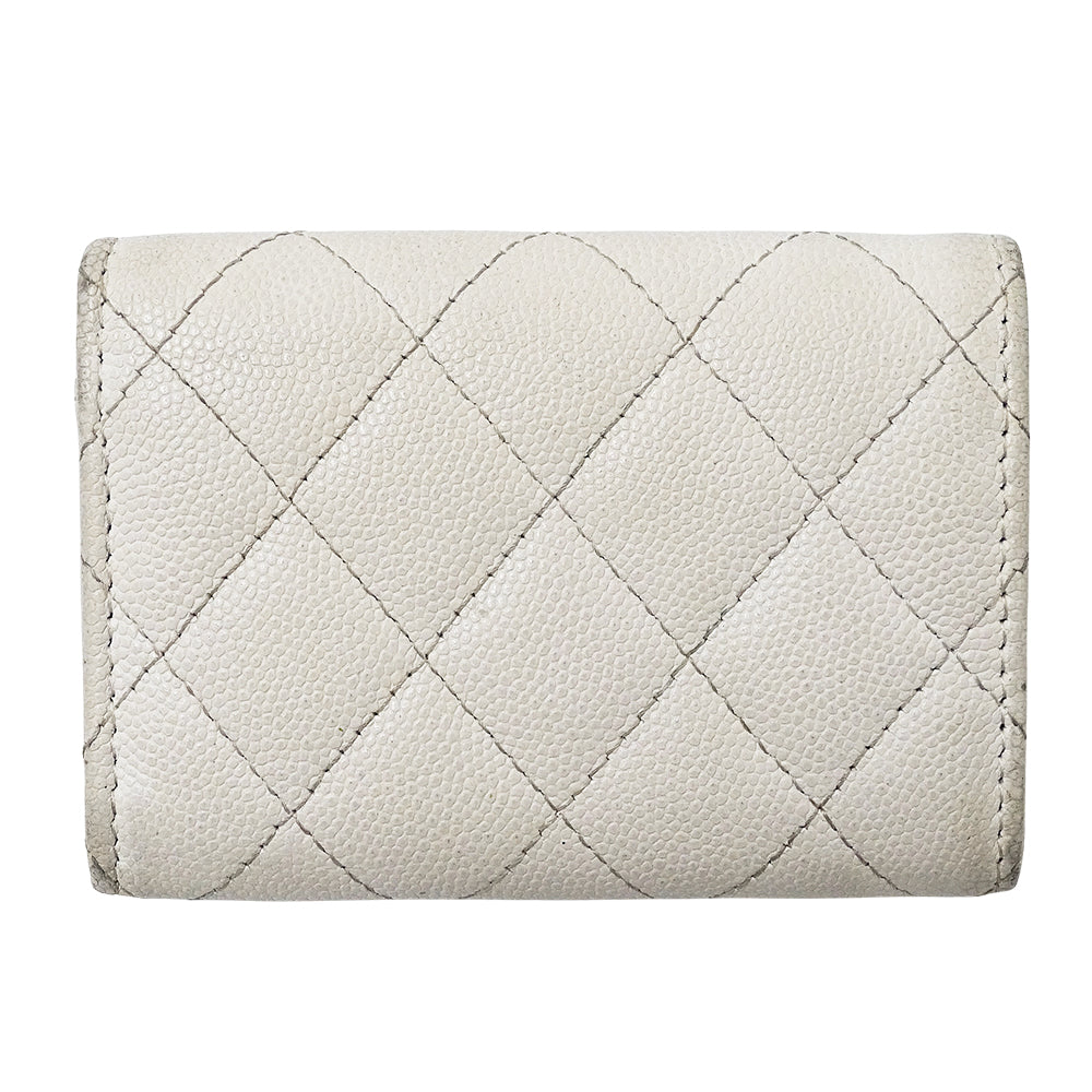 CHANEL シャネル 三つ折り財布 マトラッセ ホワイト ゴールド金具 キャビアスキン レディース 【中古】