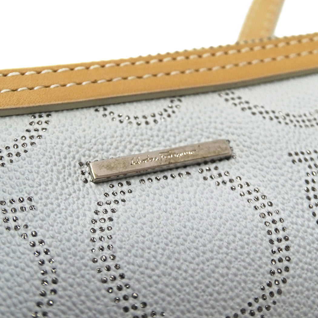 Ferragamo フェラガモ ポーチ ライトブルー レザー レディース 【中古】