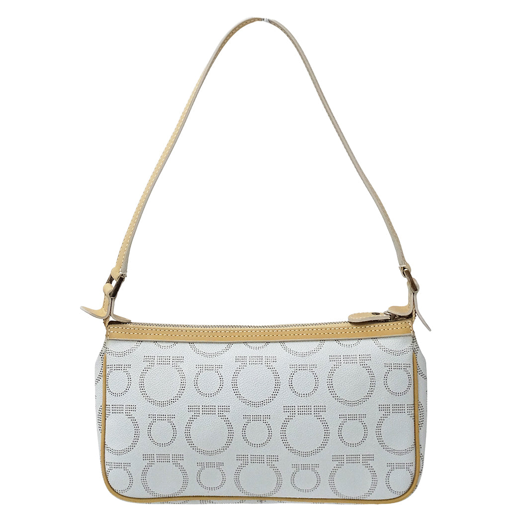 Ferragamo フェラガモ ポーチ ライトブルー レザー レディース 【中古】