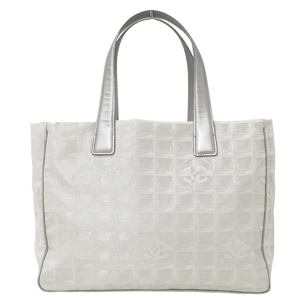 CHANEL シャネル トートバッグ ニュートラベル トートMM シルバー シルバー金具 ナイロン レディース 【中古】