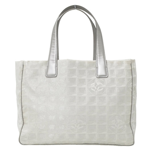 CHANEL シャネル トートバッグ ニュートラベル トートMM シルバー シルバー金具 ナイロン レディース 【中古】