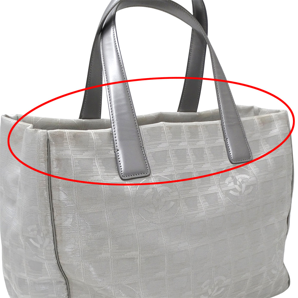 CHANEL シャネル トートバッグ ニュートラベル トートMM シルバー シルバー金具 ナイロン レディース 【中古】