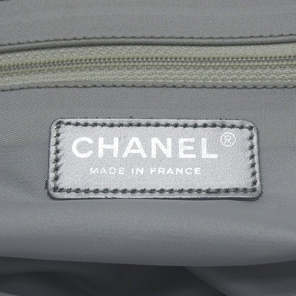 CHANEL シャネル トートバッグ ニュートラベル トートMM シルバー シルバー金具 ナイロン レディース 【中古】