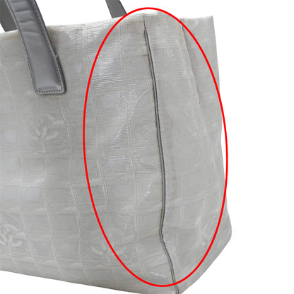 CHANEL シャネル トートバッグ ニュートラベル トートMM シルバー シルバー金具 ナイロン レディース 【中古】
