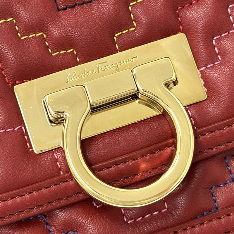 Ferragamo フェラガモ ショルダーバッグ ガンチーニ　ダブルガンチーニ レッド マルチカラー レザー レディース 【中古】
