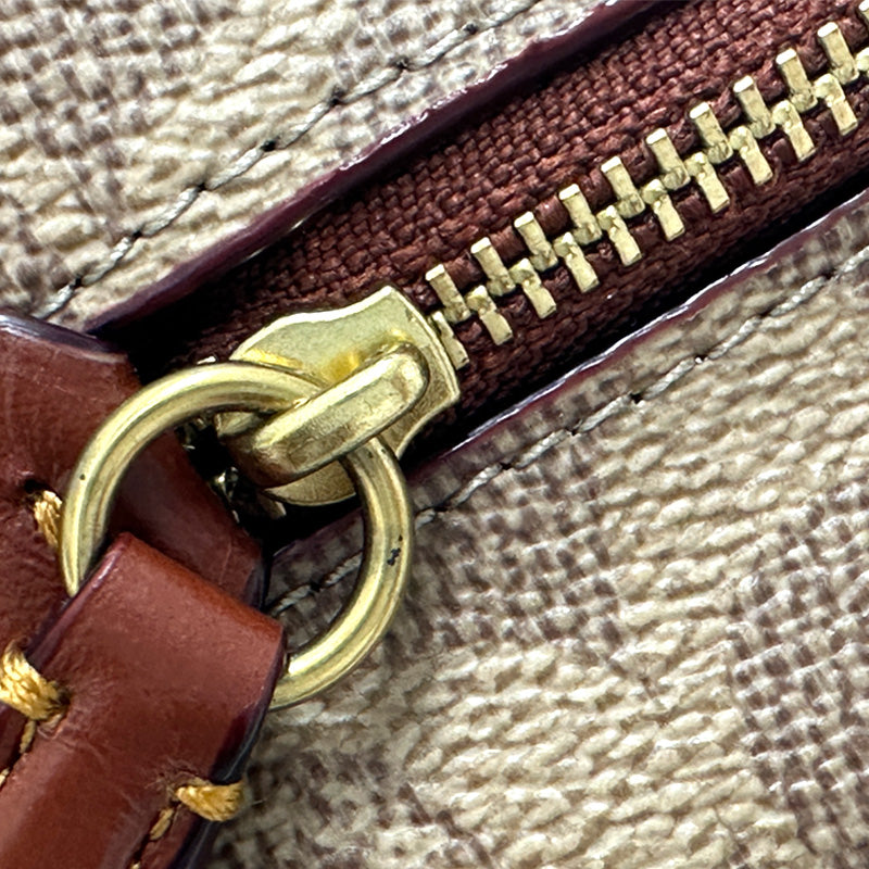COACH コーチ ポーチ シグネチャー ブラス/タン キャラメル ブラウン CR514 B4XHG PVC レディース 【中古】