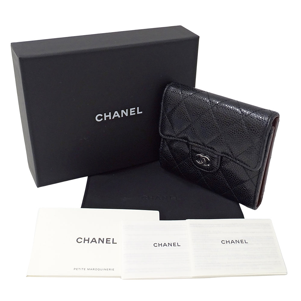 CHANEL シャネル 二つ折り財布 マトラッセ クラシック ブラック シルバー金具 キャビアスキン レディース 【中古】