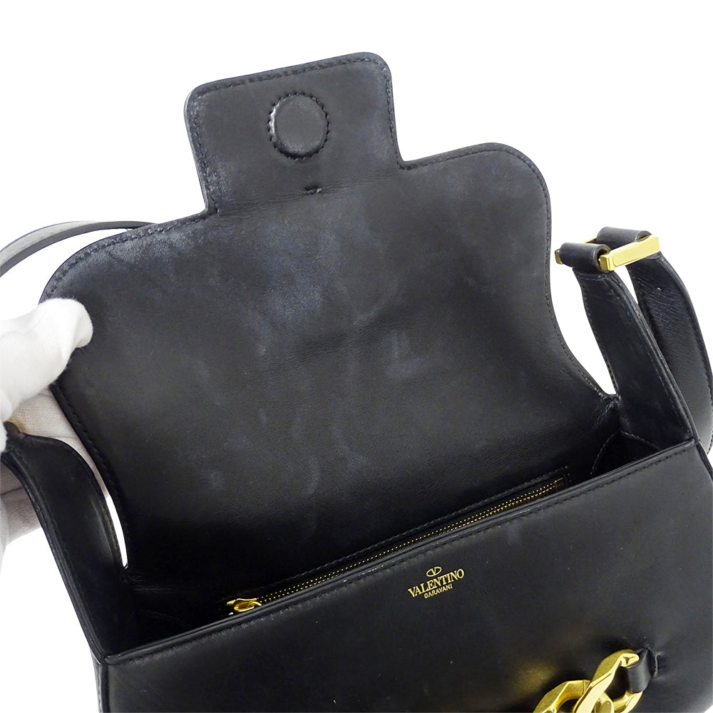 Valentino Garavani ヴァレンティノ・ガラヴァーニ ショルダーバッグ ブラック レザー レディース 【中古】