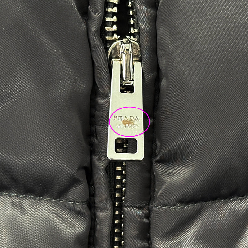 PRADA プラダ ダウンジャケット トライアングルロゴ グレー ナイロン L 40 レディース 【中古】