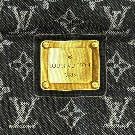 LOUIS VUITTON ルイ・ヴィトン カレ・ニューデニム スカーフ モノグラム ノワール ブラック シルク レディース 【中古】