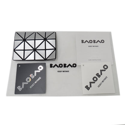 ISSEY MIYAKE イッセイミヤケ カードケース グレー シルバー PVC レディース 【中古】