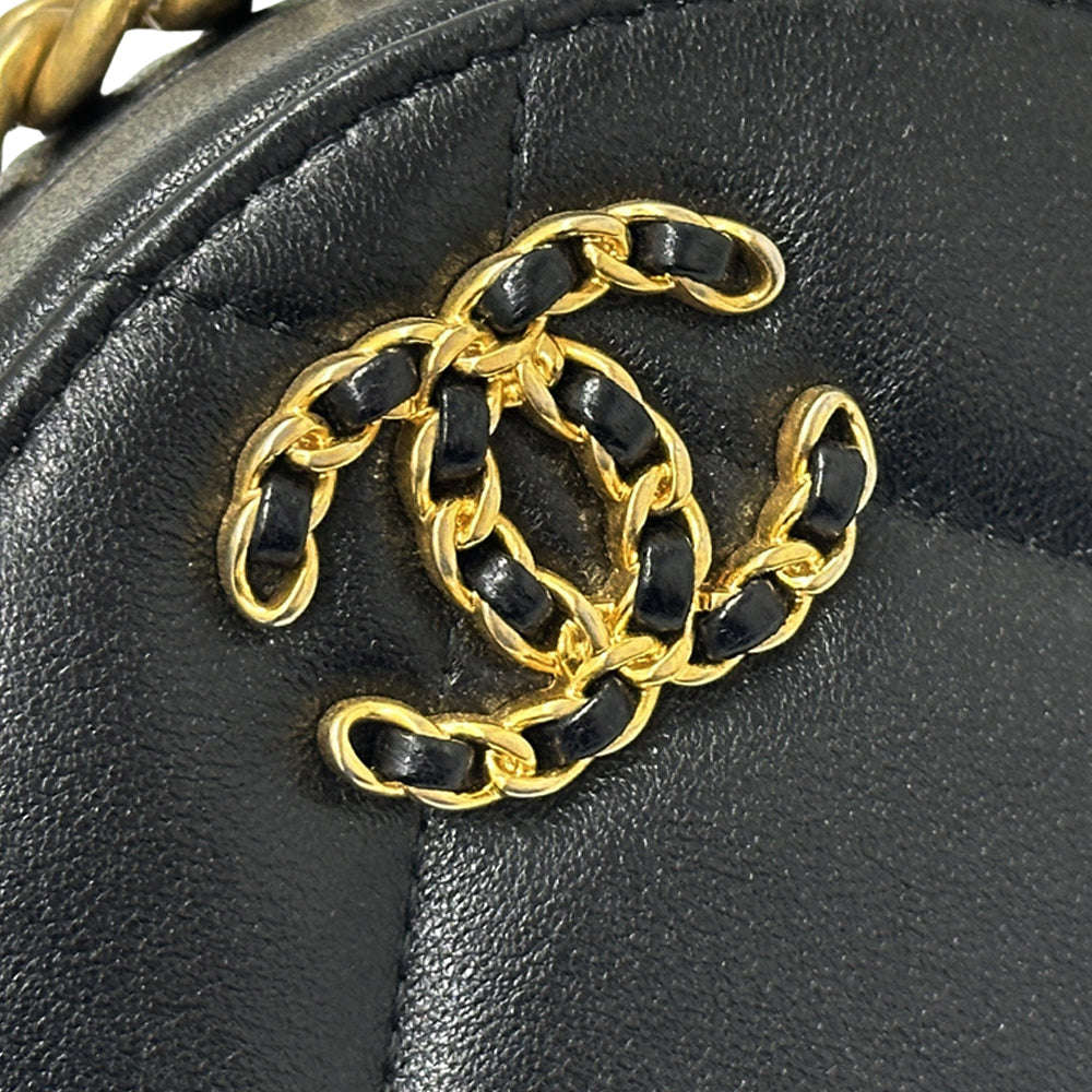 CHANEL シャネル ショルダーバッグ シャネル19 ブラック ゴールド金具 ラムスキン レディース 【中古】