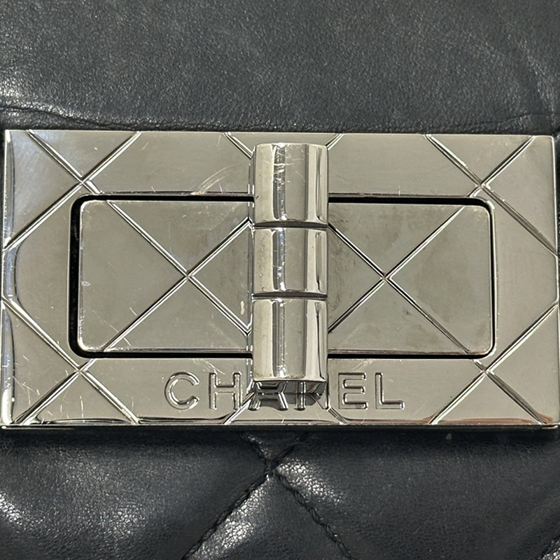 CHANEL シャネル ショルダーバッグ 2.55 マトラッセ ブラック シルバー金具 ラムスキン レディース 【中古】