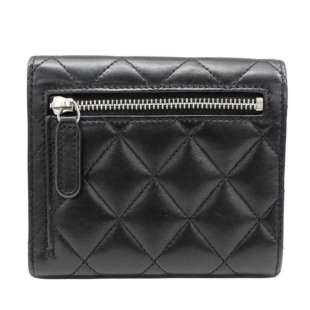 CHANEL シャネル 三つ折り財布 マトラッセ ブラック シルバー金具 ラムスキン レディース 【中古】