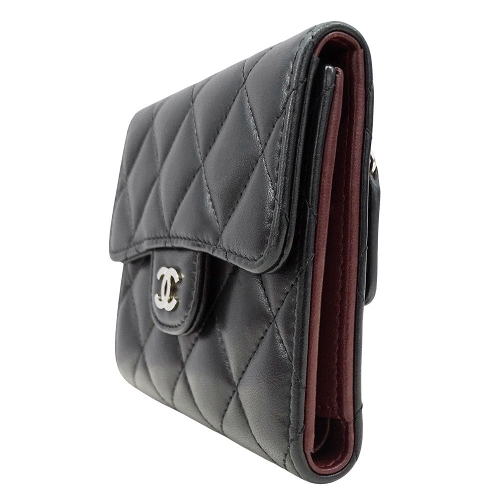 CHANEL シャネル 三つ折り財布 マトラッセ ブラック シルバー金具 ラムスキン レディース 【中古】