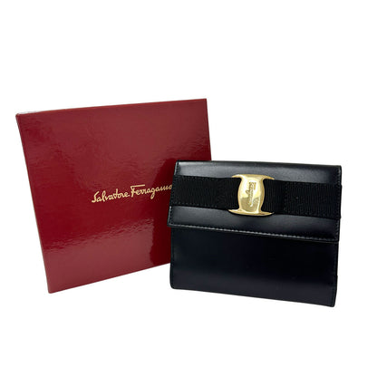 Ferragamo フェラガモ 二つ折り財布 ヴァラ ブラック レザー レディース 【中古】