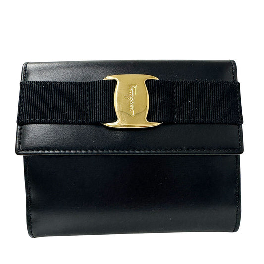 Ferragamo フェラガモ 二つ折り財布 ヴァラ ブラック レザー レディース 【中古】