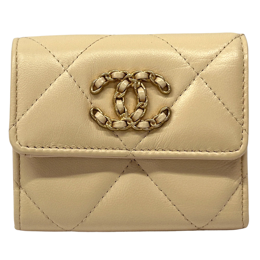 CHANEL シャネル 二つ折り財布 シャネル19 ベージュ ゴールド金具 ラムスキン レディース 【中古】