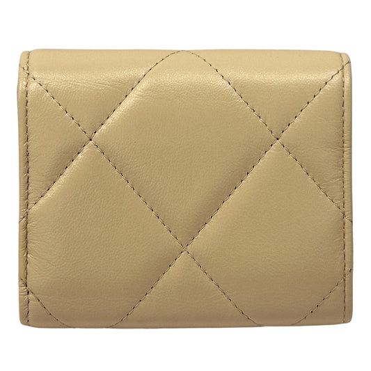 CHANEL シャネル 二つ折り財布 シャネル19 ベージュ ゴールド金具 ラムスキン レディース 【中古】