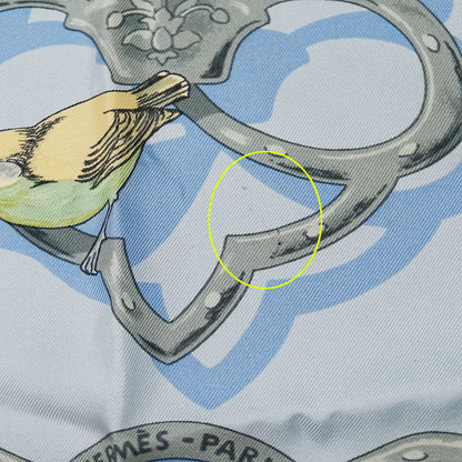 HERMES エルメス カレ90 OISEAUX DE L'HIMALAYA インドとヒマラヤの小鳥たち スカーフ ライトブルー シルク レディース 【中古】