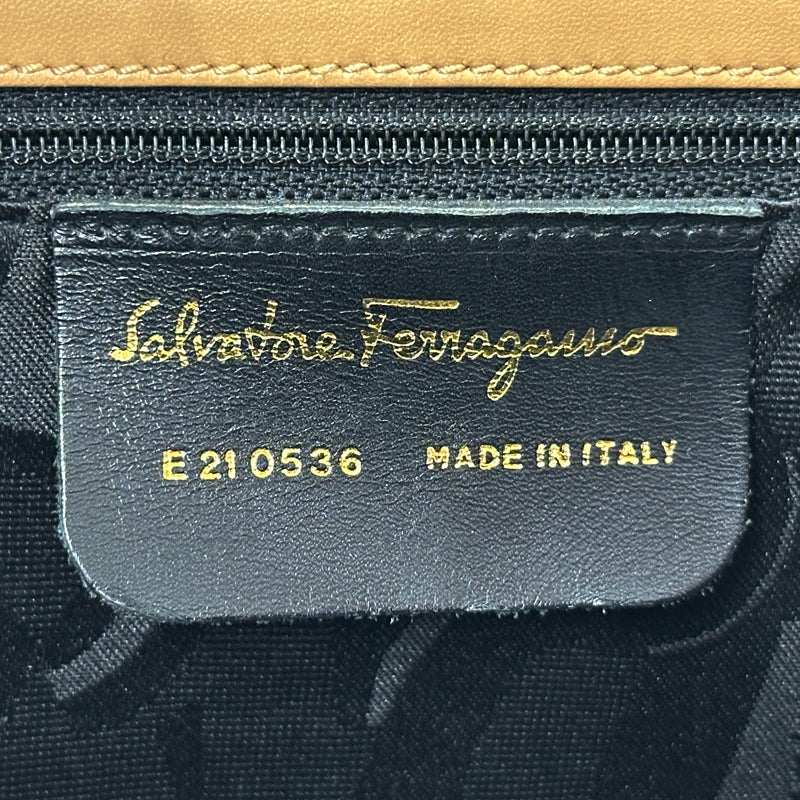 Ferragamo フェラガモ ハンドバッグ ガンチーニ ベージュ レザー レディース 【中古】