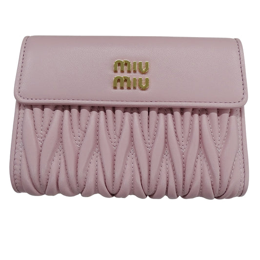 MIUMIU ミュウミュウ 二つ折り財布 マテラッセレザー アラバスターピンク ゴールド金具 5ML225 レディース 【中古】
