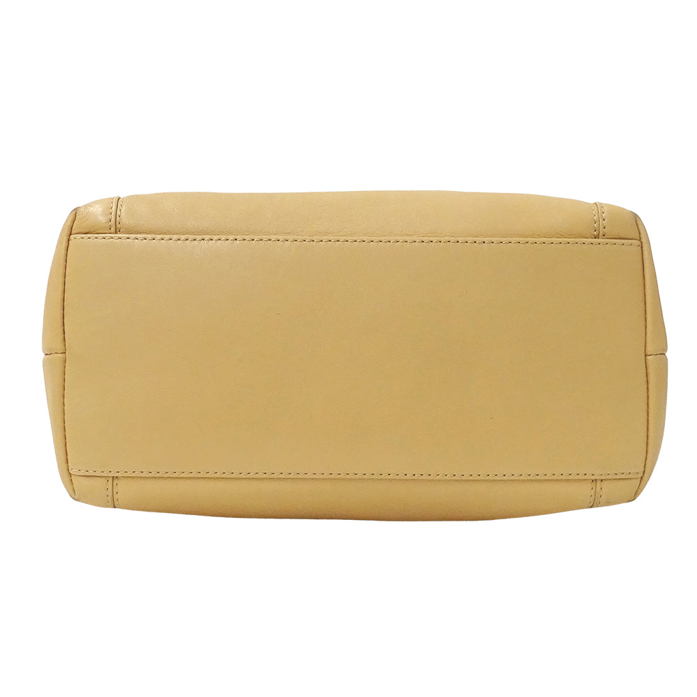 CHANEL シャネル ショルダーバッグ ベージュ レザー レディース 【中古】