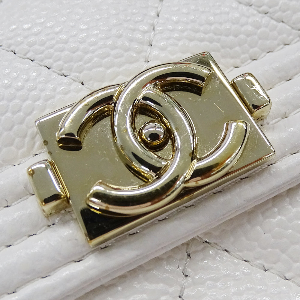 CHANEL シャネル ボーイシャネル 三つ折り財布 ホワイト ゴールド金具 キャビアスキン レディース 【中古】