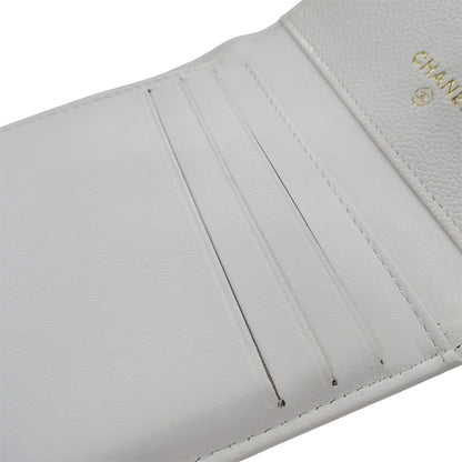 CHANEL シャネル ボーイシャネル 三つ折り財布 ホワイト ゴールド金具 キャビアスキン レディース 【中古】