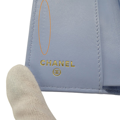 CHANEL シャネル マトラッセ 三つ折り財布 ライトブルー ゴールド金具 キャビアスキン レディース 【中古】