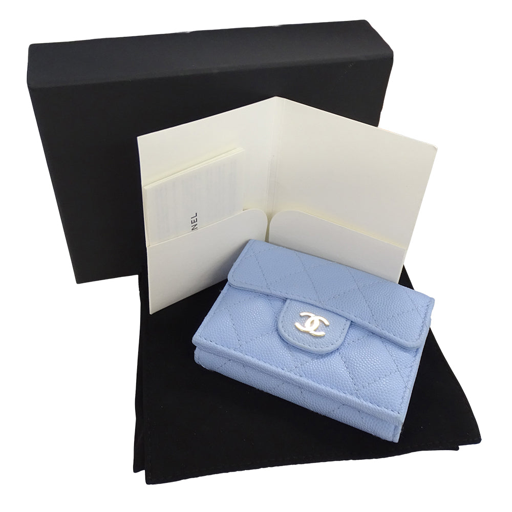 CHANEL シャネル マトラッセ 三つ折り財布 ライトブルー ゴールド金具 キャビアスキン レディース 【中古】