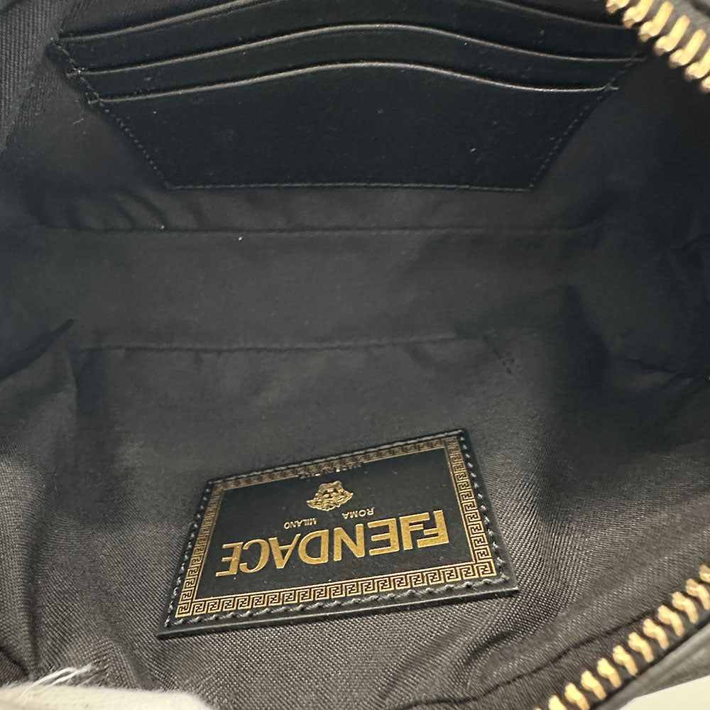 FENDI フェンディ フェンダーチェ ヴェルサーチ ショルダーバッグ ブラック レザー メンズ 【中古】
