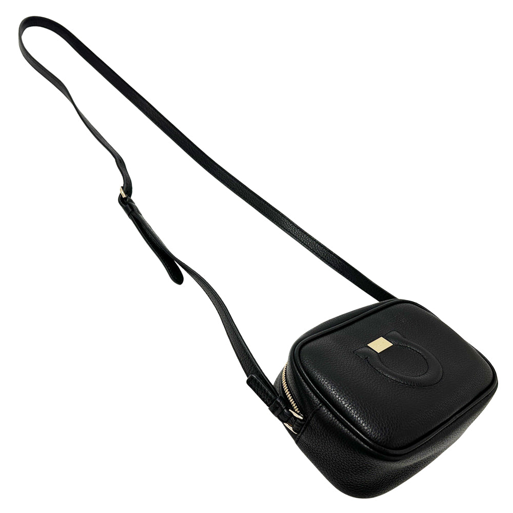 Ferragamo フェラガモ ショルダーバッグ ガンチーニ ブラック レザー レディース 【中古】
