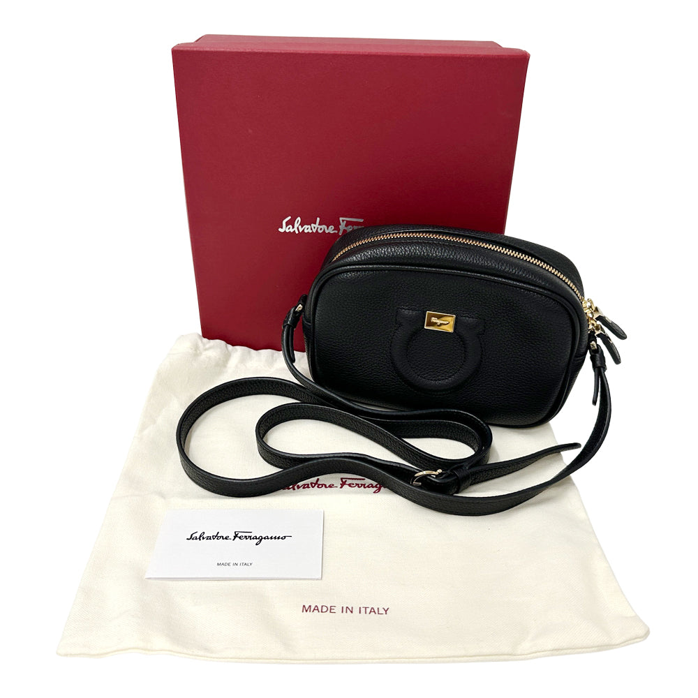 Ferragamo フェラガモ ショルダーバッグ ガンチーニ ブラック レザー レディース 【中古】
